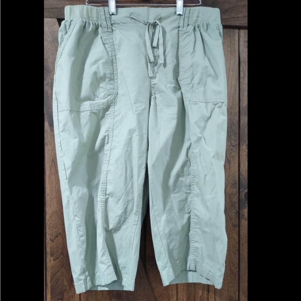 NWT Cato Pants Size 14 / 16 Capri Khaki Shorts 18” Inseam Tea Color C4181